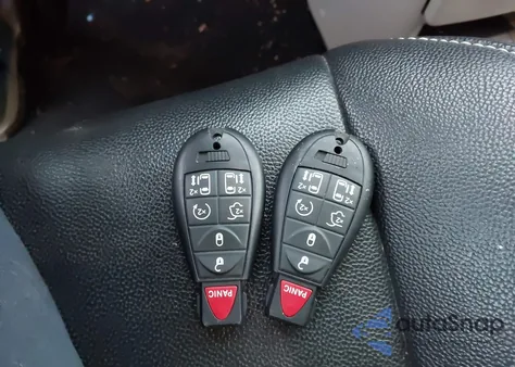 2016 Chrysler Town & Country Touring z USA, uszkodzony, nr VIN 2C4RC1BG7GR253864